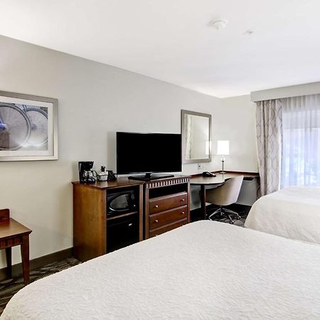 Hampton Inn & Suites Saint John Εξωτερικό φωτογραφία