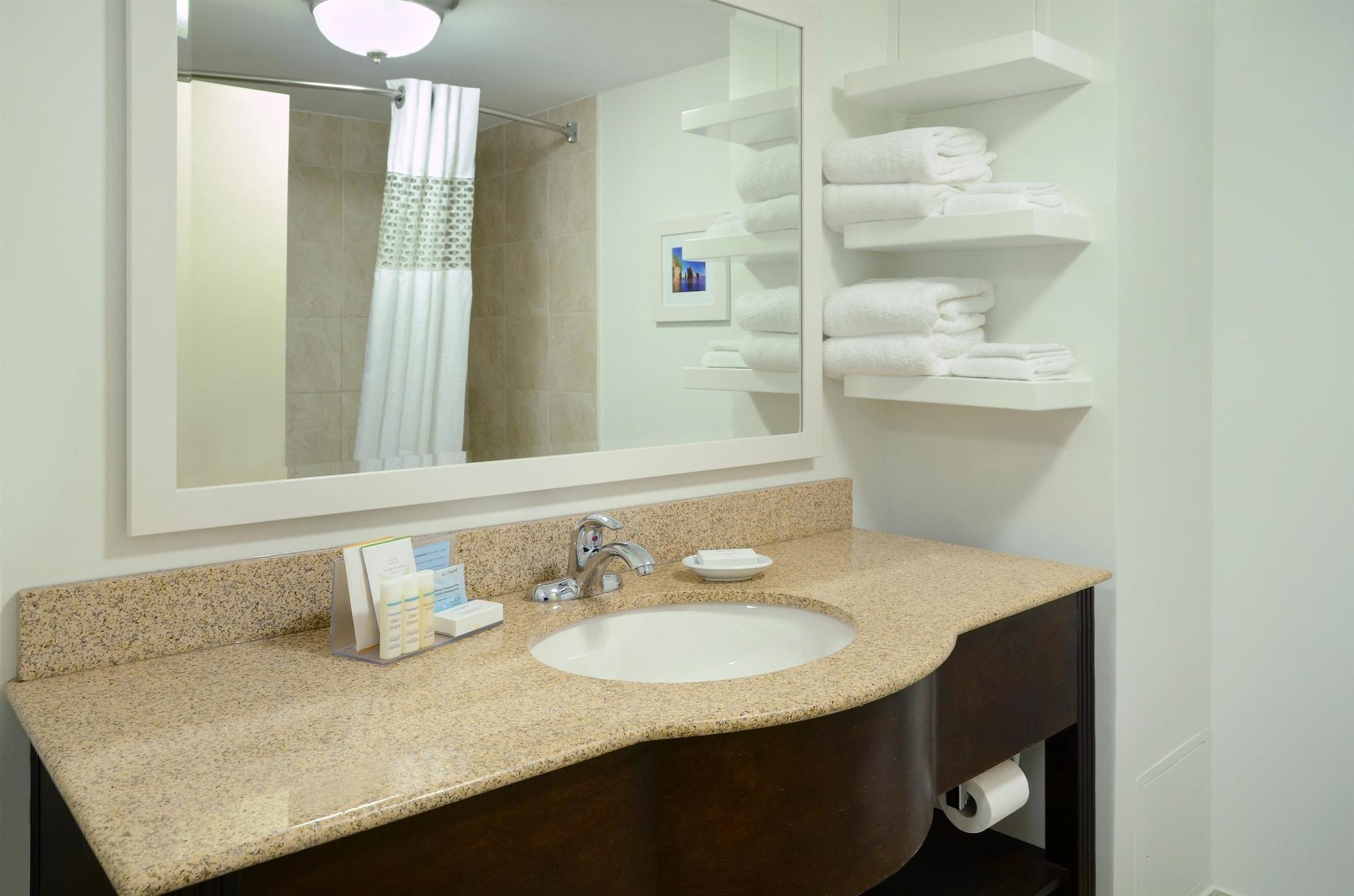 Hampton Inn & Suites Saint John Εξωτερικό φωτογραφία