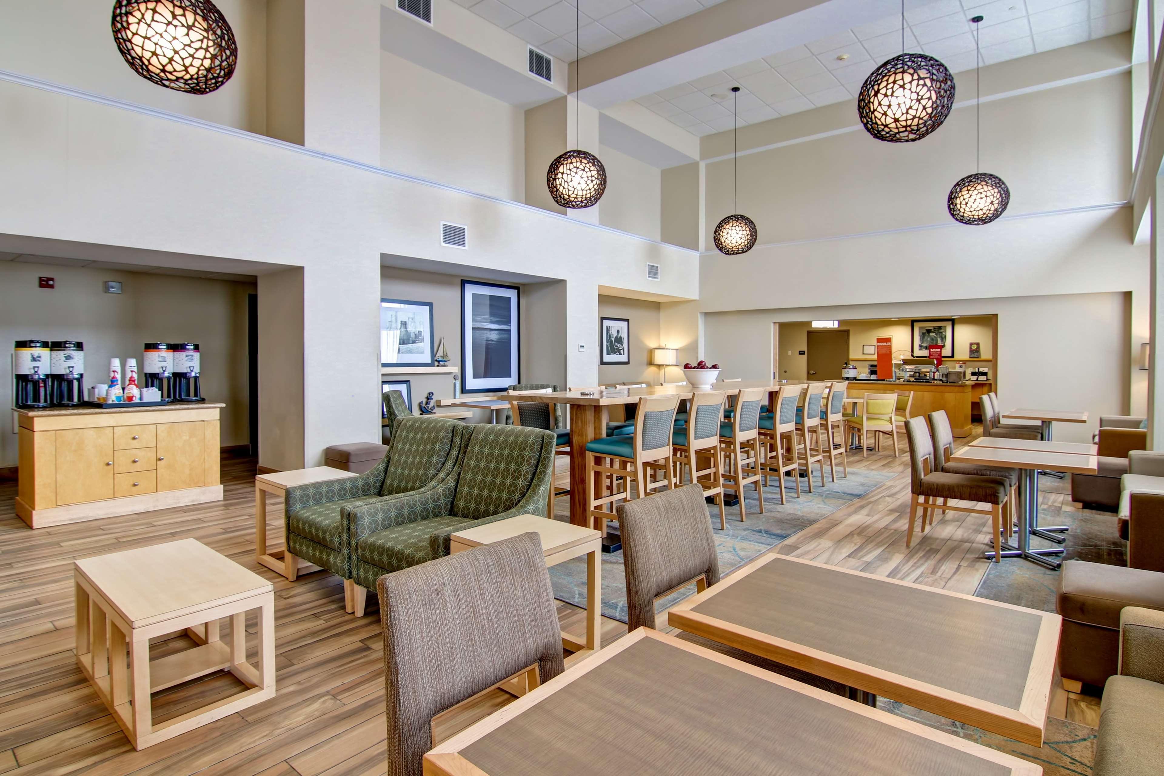 Hampton Inn & Suites Saint John Εξωτερικό φωτογραφία