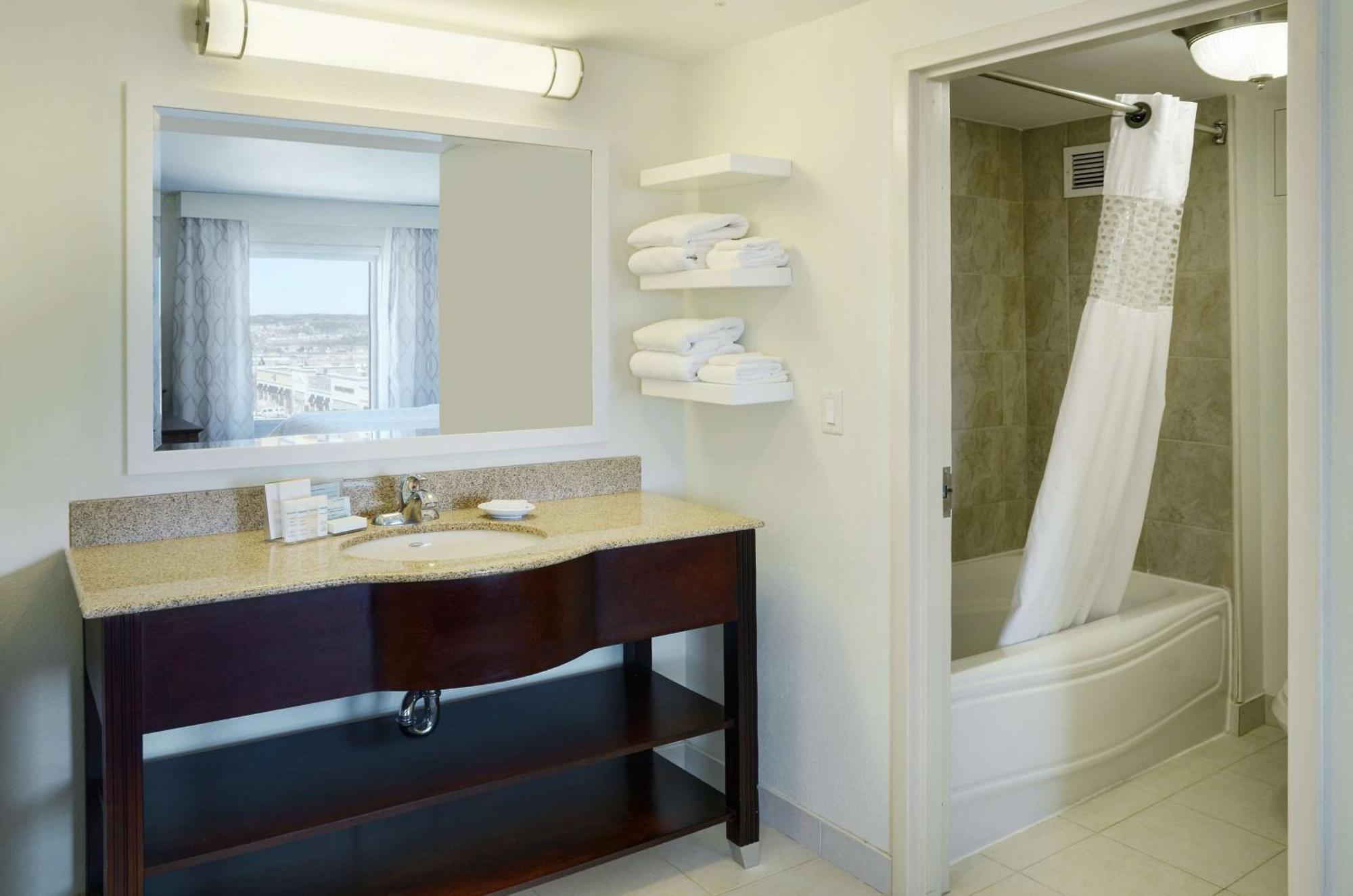 Hampton Inn & Suites Saint John Εξωτερικό φωτογραφία